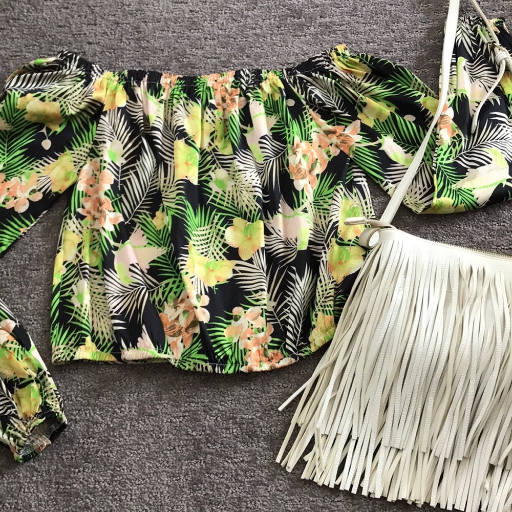 Palm print off the shoulder crop top sz M